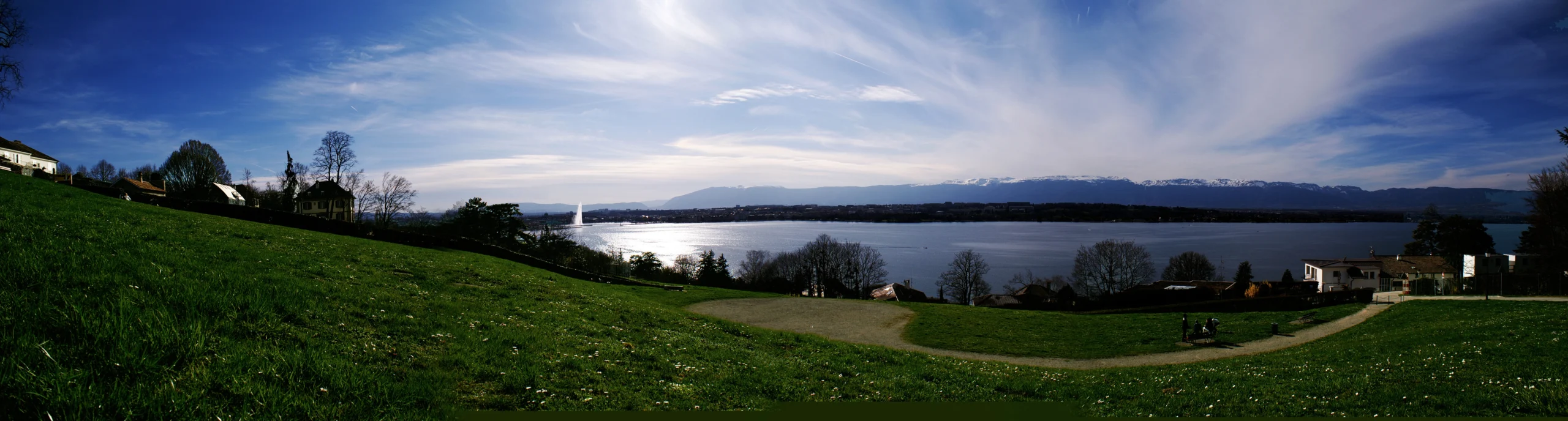 vue panoramique du lac Léman depuis Veigy-Foncenex